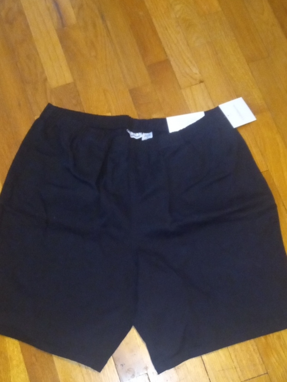 NWT women 2x Casual Shorts elastic waist